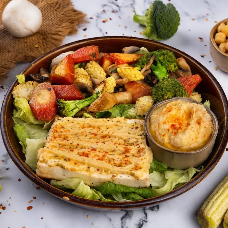 Grilled Paneer with Hummus & Veggies